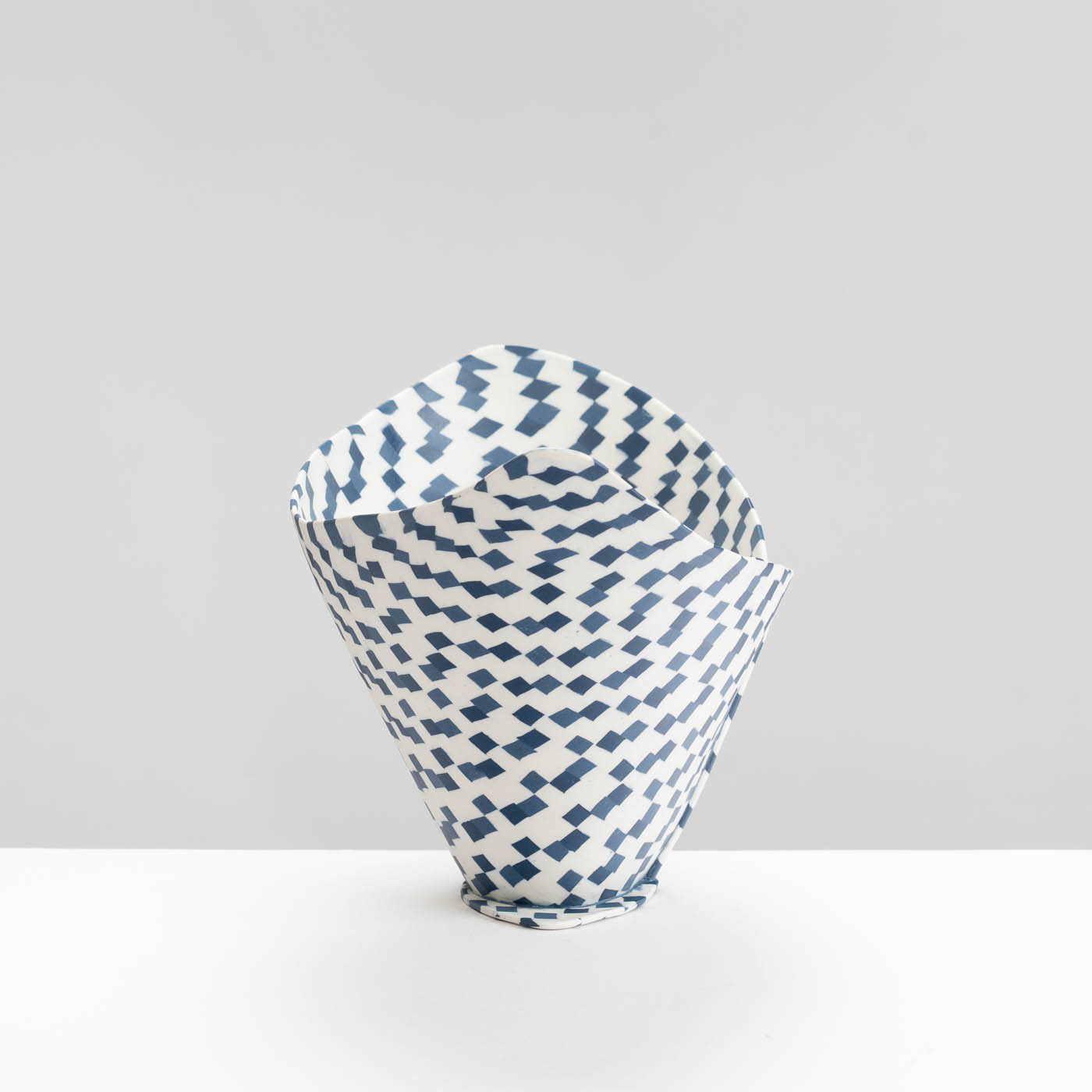 MC393Y442 Embrace - 'Swivel'