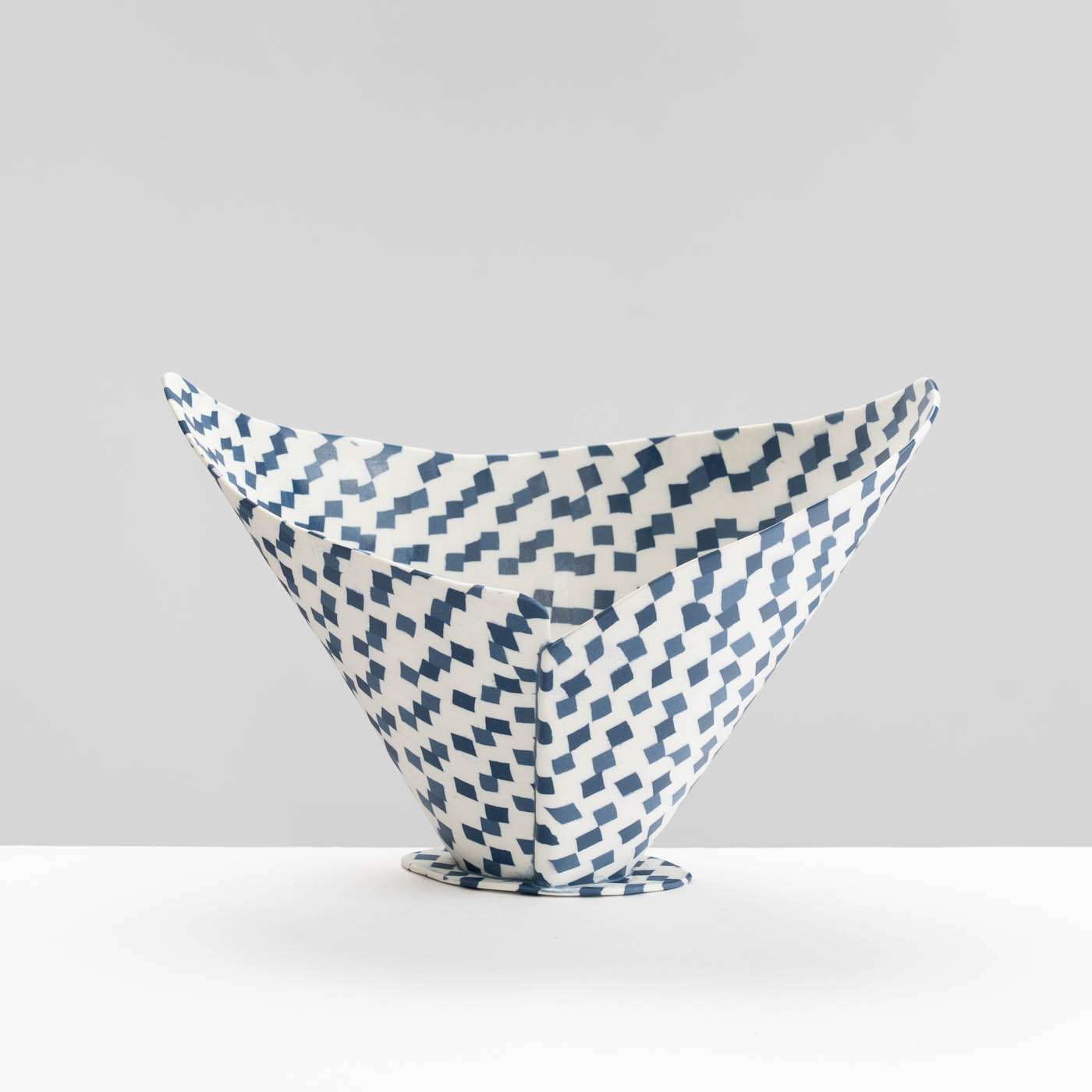 MC393Y442 Embrace - 'Swivel'