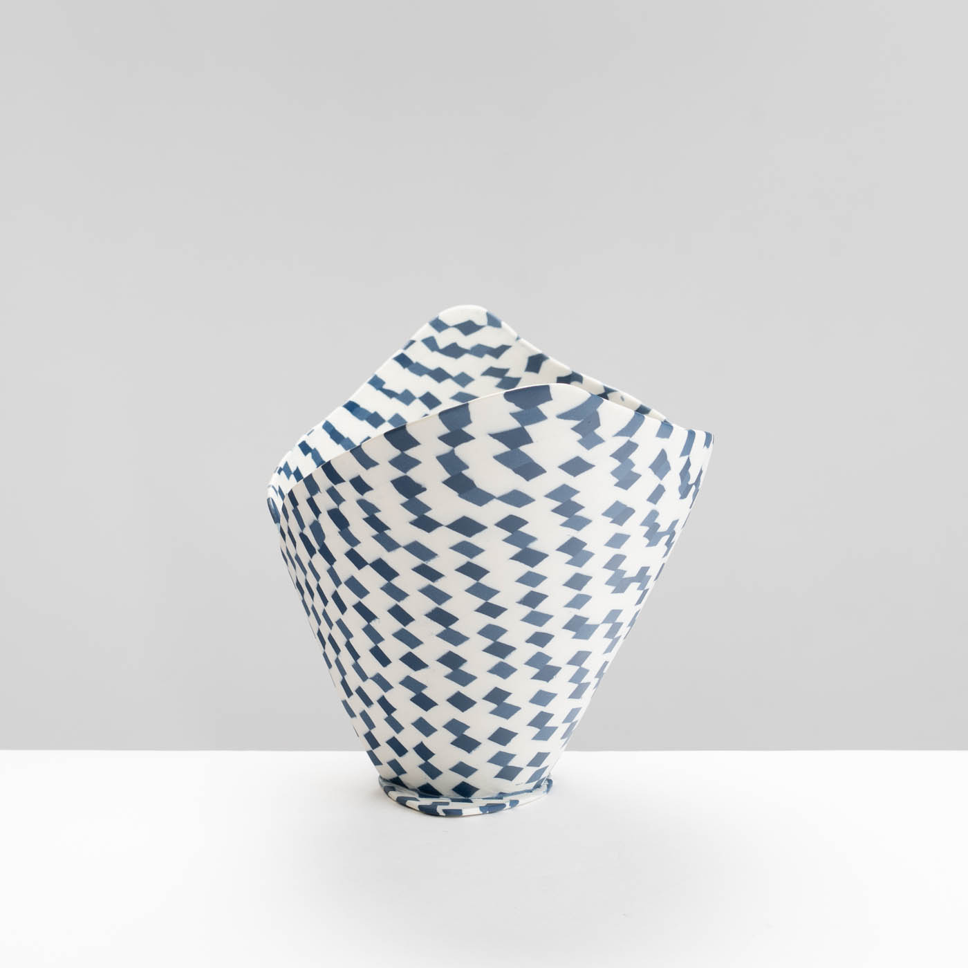 MC393Y442 Embrace - 'Swivel'