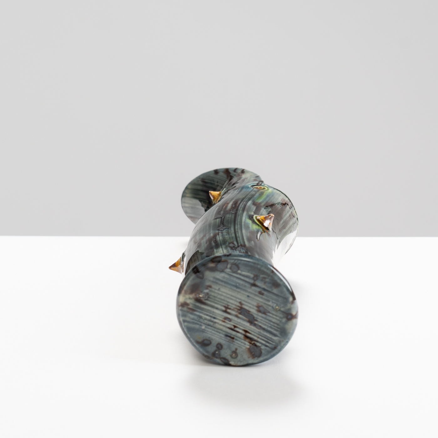 WK30Y588 thorned pourer