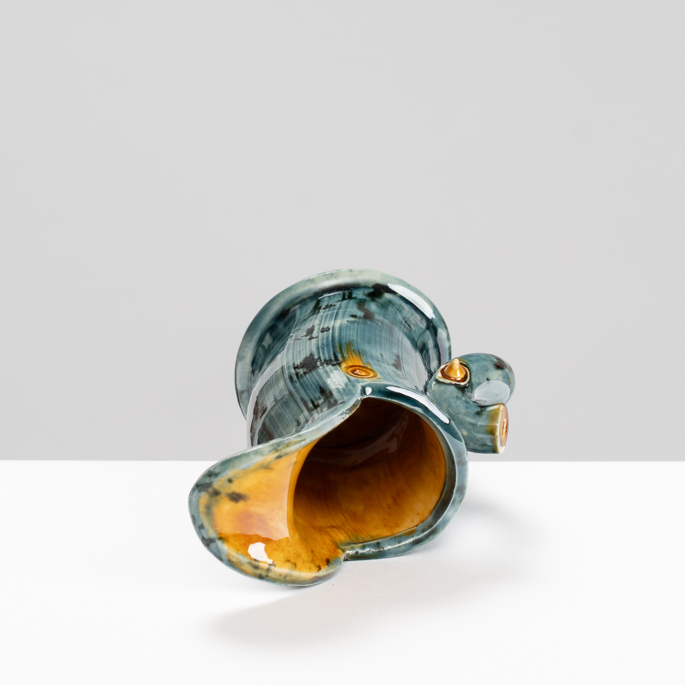 WK30Y592 thorned jug