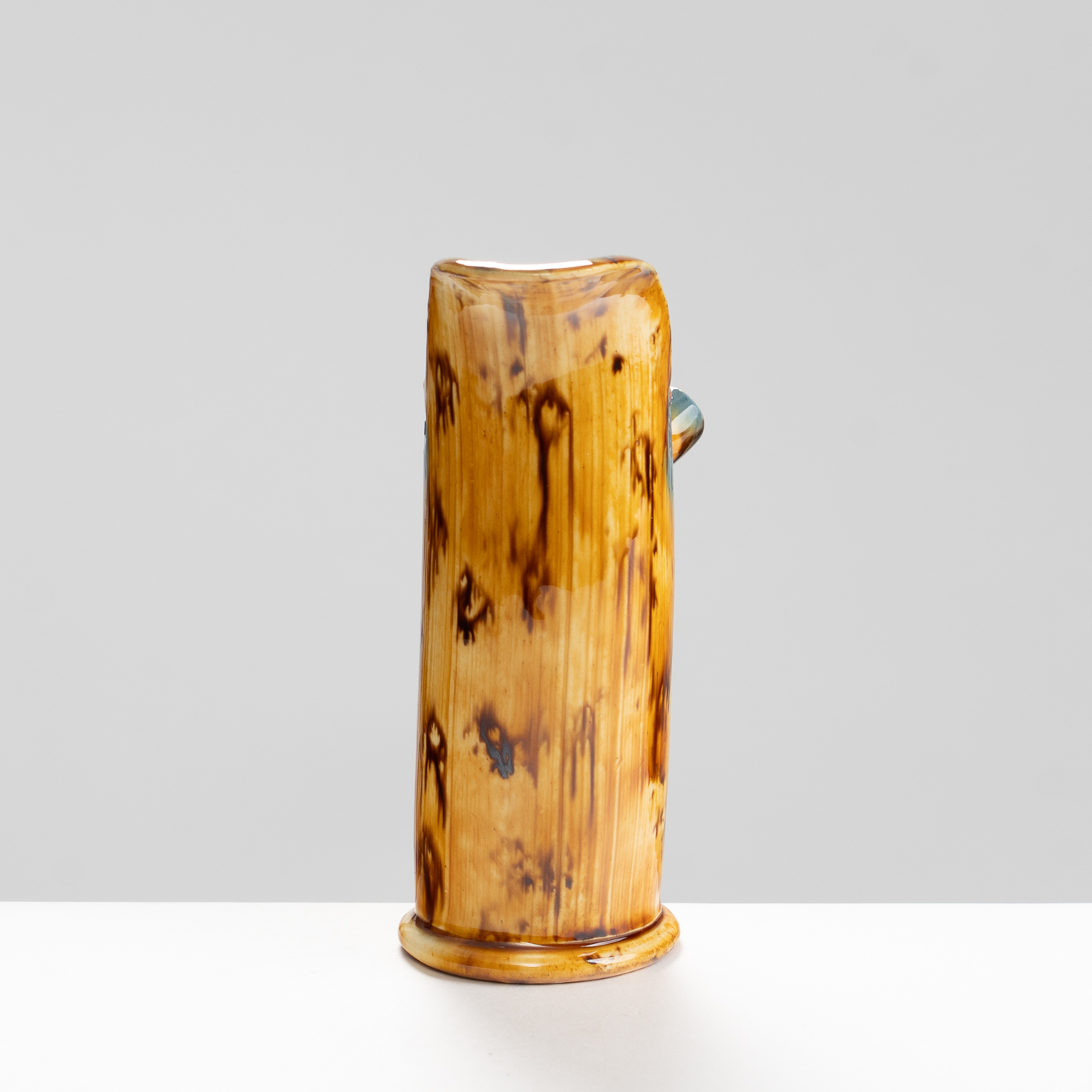 WK30Y594 thorned jug