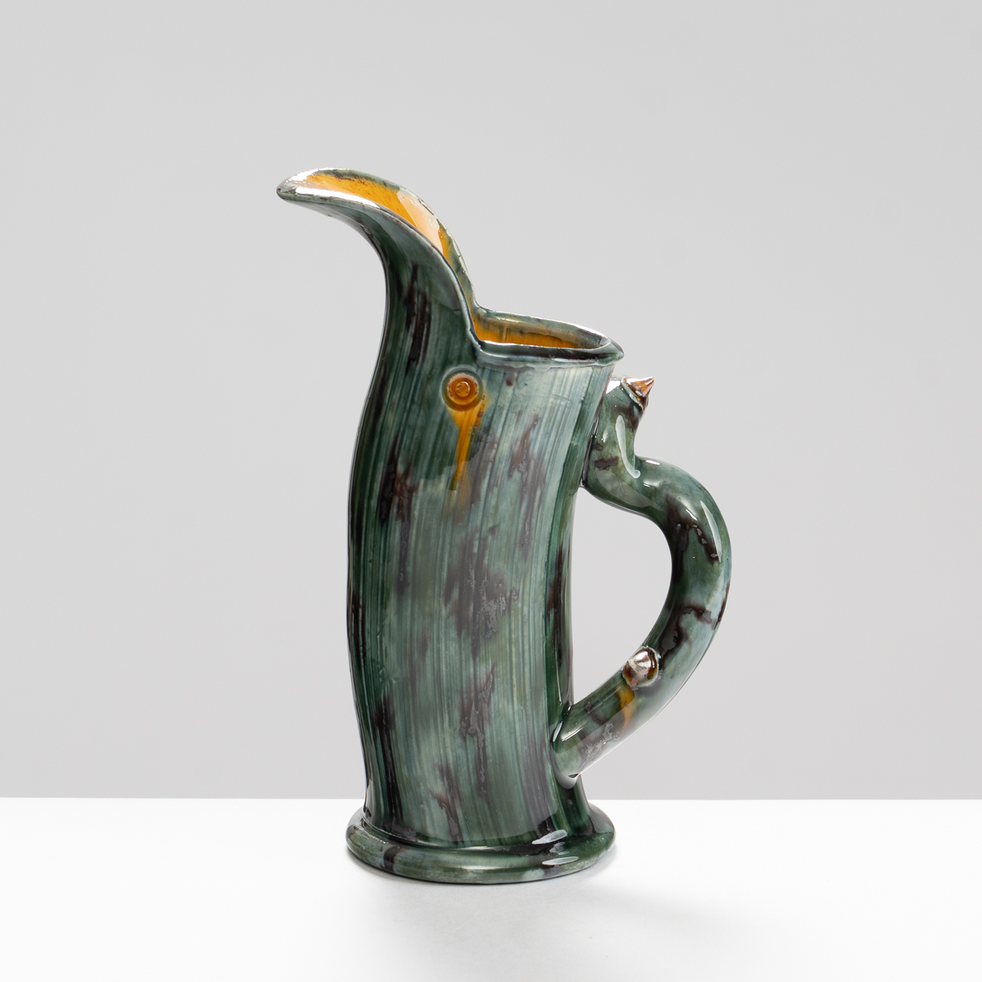 WK30Y597 thorned jug