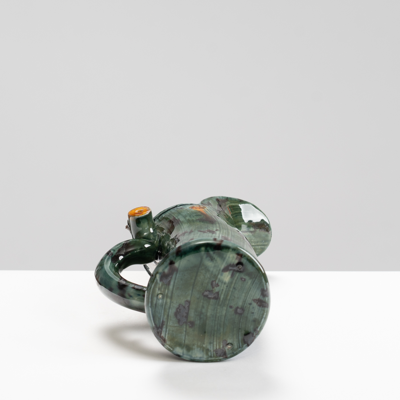 WK30Y597 thorned jug