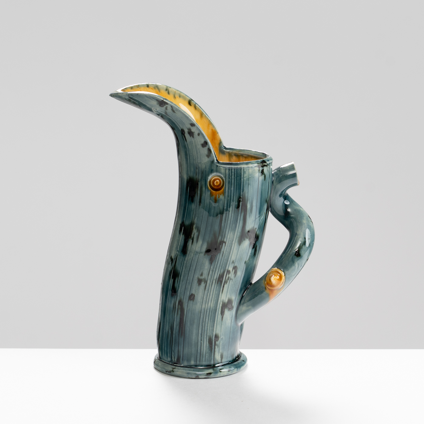 WK30Y599 thorned jug