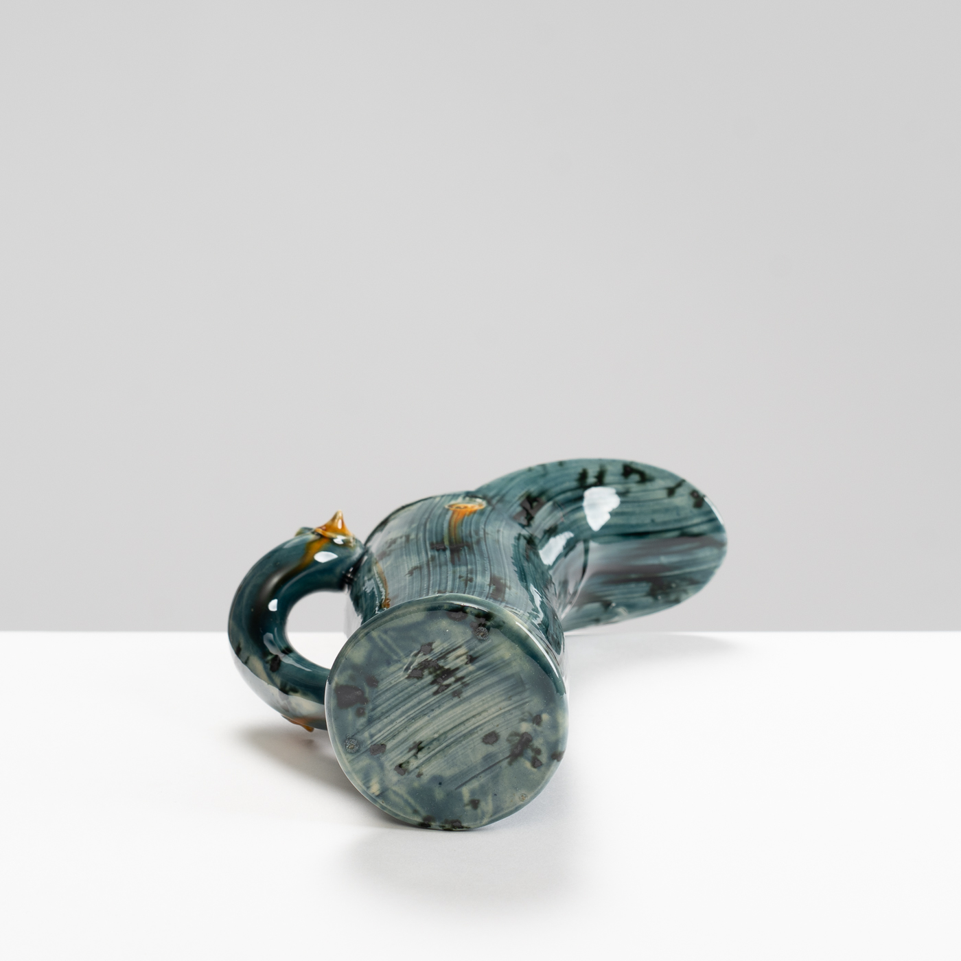 WK30Y599 thorned jug