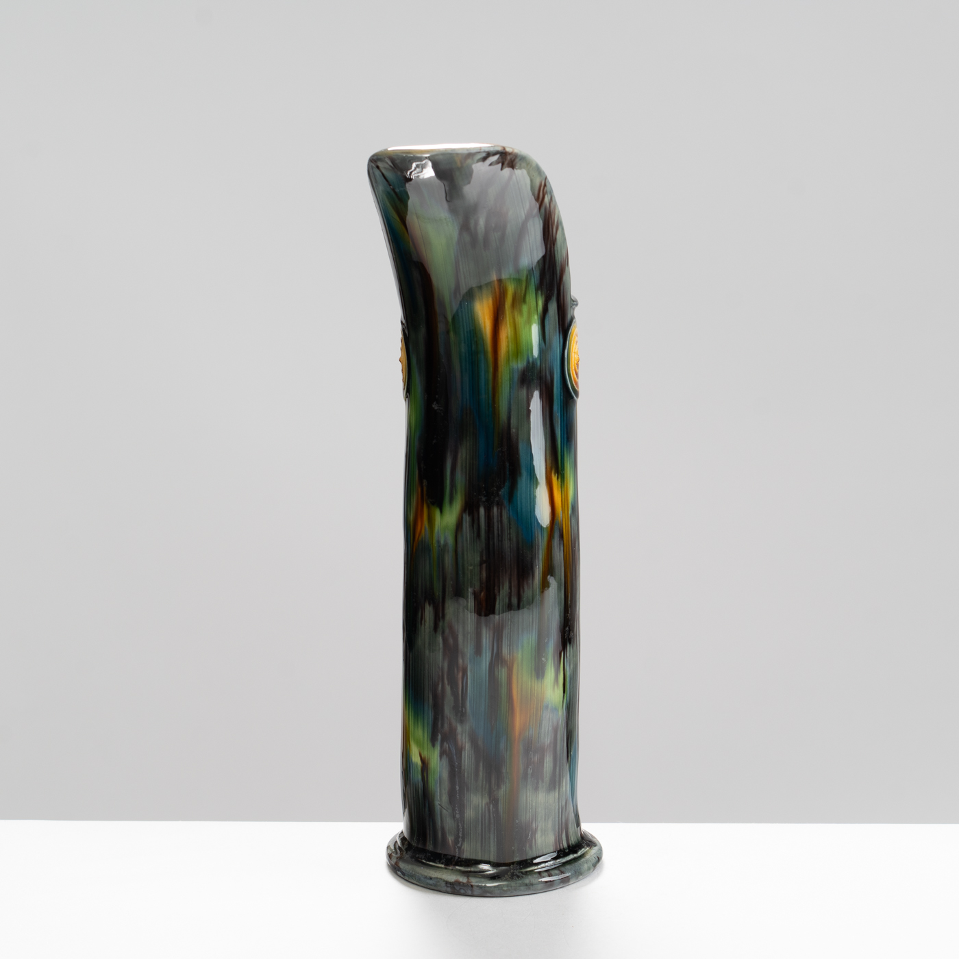 WK30Y608 jug with thorn handle