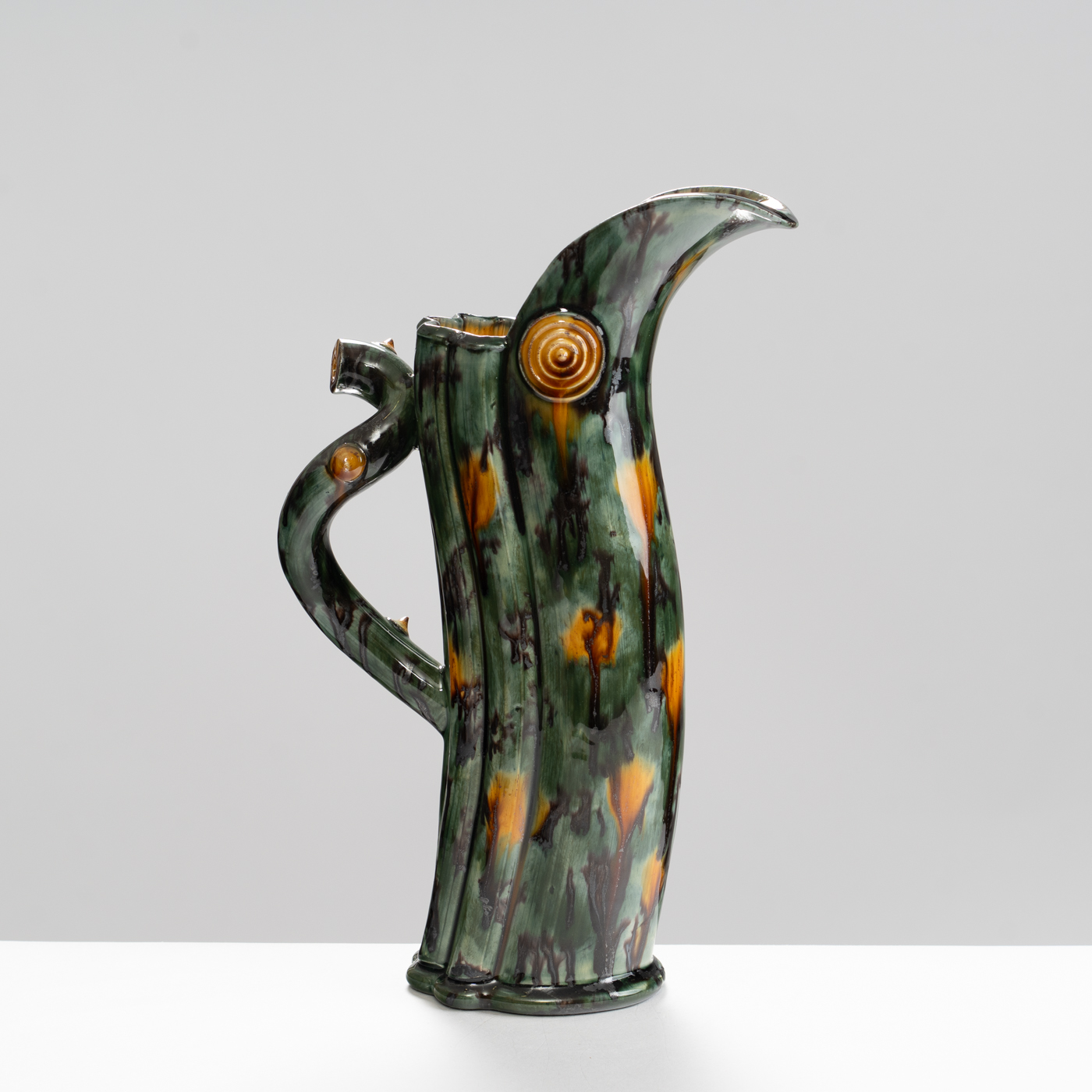 WK30Y613 fluted jug with thorns