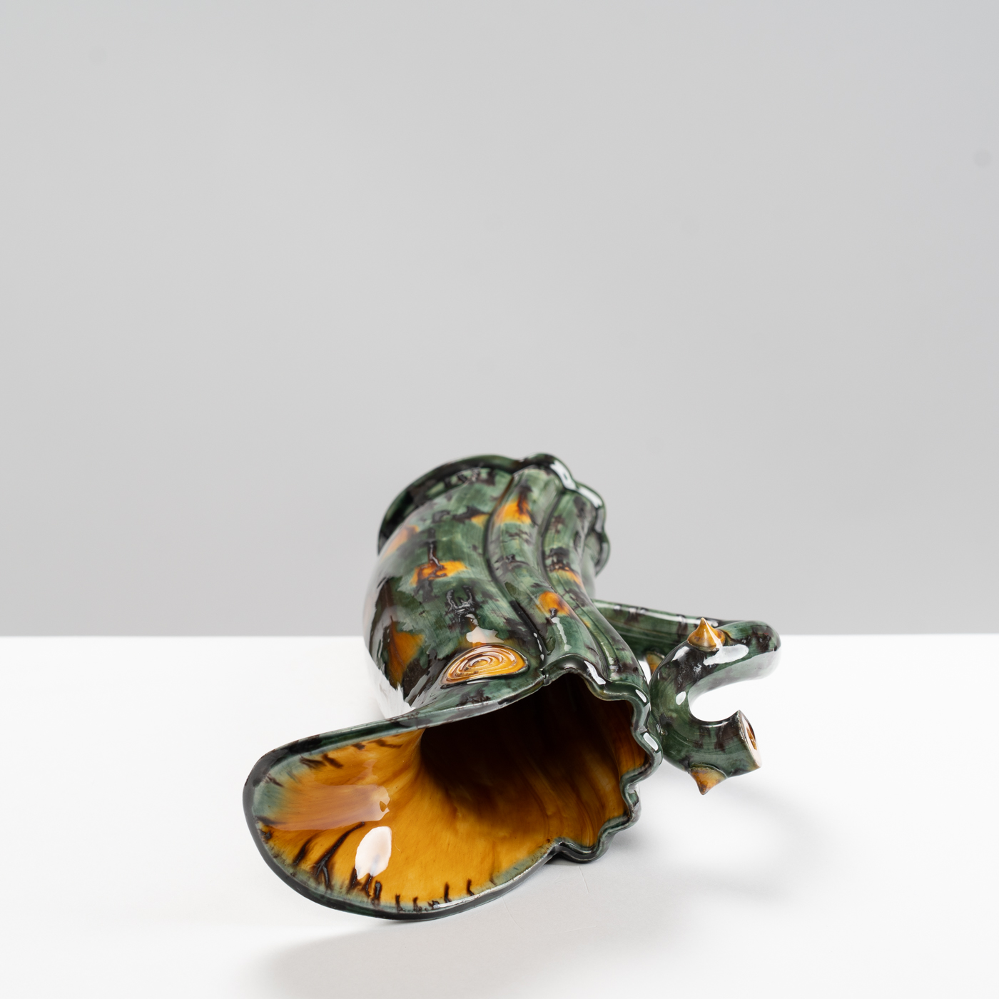 WK30Y613 fluted jug with thorns